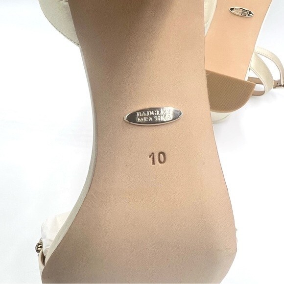Badgley Mischka Size 10 Ivory Satin Jeweled Block Heels Wedding Shoes Sandals - Picture 12 of 12